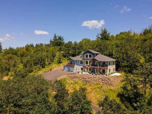 . Panoramic River Views - Nature Framed in Every Window