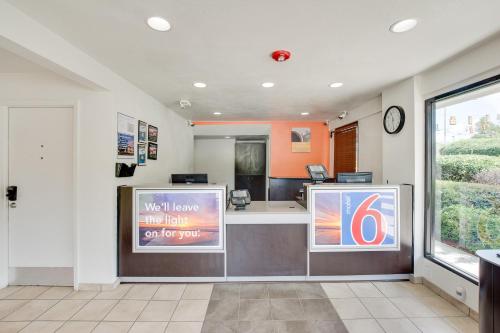 ล็อบบี้, Motel 6 Columbus, OH - West in สวีทวอเตอร์