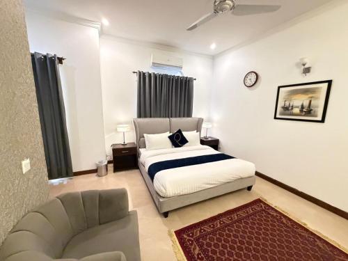 Rhodium Elite Hotel – Islamabad, OH