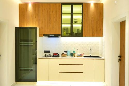 . Royale Suites - 3 BHK Serviced Apartment