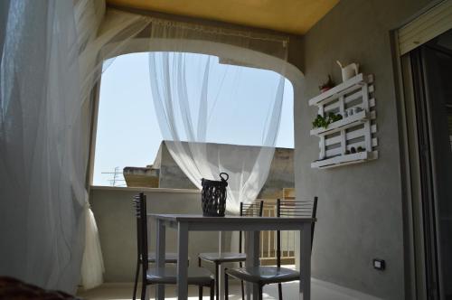 Balkons/terase, B&B La Via di Casa in Villaggio Peruzzo