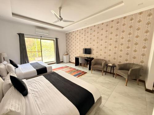 Rhodium Elite Hotel – Islamabad, OH