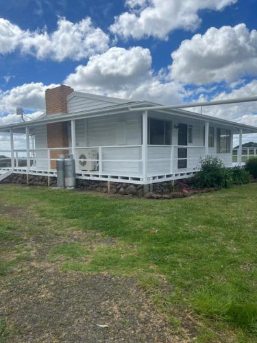 Campaspe Valley View 20 Acres Farm Stay in Metcalfe