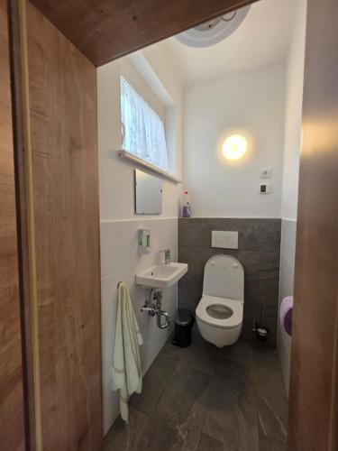 Fürdőszoba, Ferienhaus Helene in Rauchwart