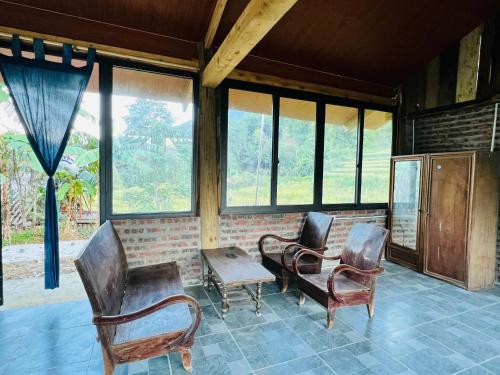 Giay's Local House - image 3