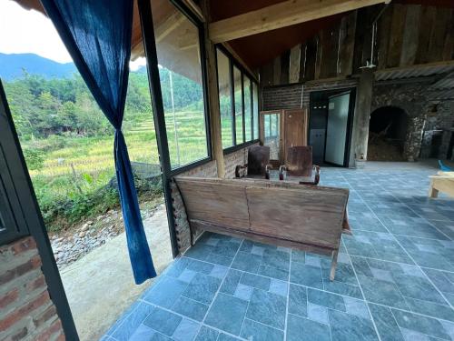 Giay's Local House - image 4