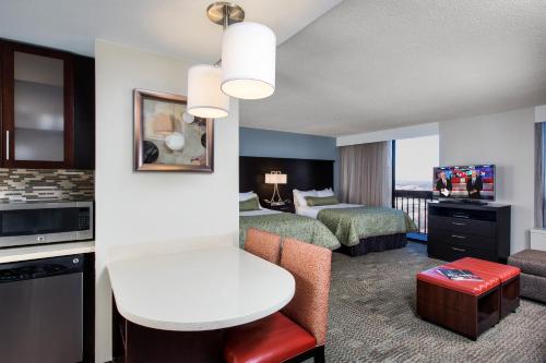 Staybridge Suites Atlanta - Midtown, an IHG Hotel in SoNo District