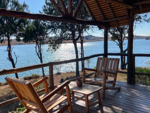 TSIAZOMPANIRY ISLAND LODGE in Mantasoa