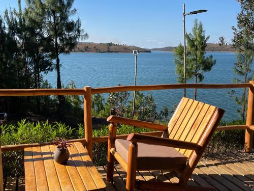 TSIAZOMPANIRY ISLAND LODGE in Mantasoa