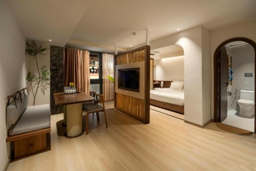 room detail thumbnail 0