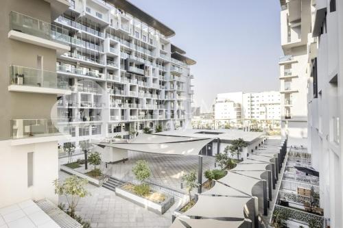 Bloomfields Central Stu Oasis Masdar in Al-Wathba North