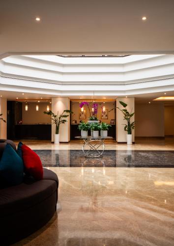 Lobby, Metropolitan Al Mafraq Hotel in Al Mafraq
