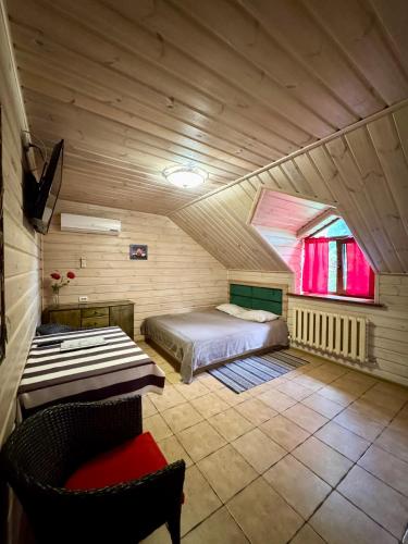 1 queen bed