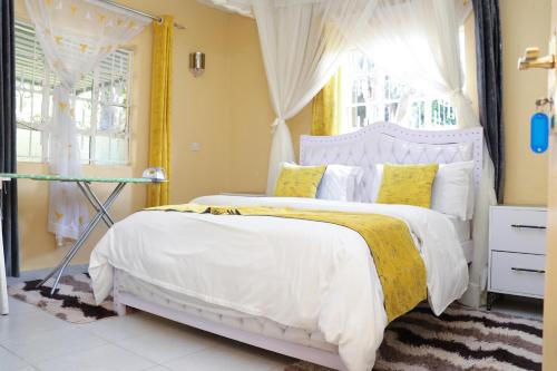 Aggie's BnB- Entire 3-Bedroom Bungalow in Nakuru