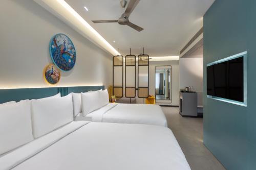 room detail thumbnail 1
