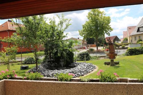 花園, Große gut ausgestattete Ferienwohnung, barrierefrei, direkt an der A7 in 塞森