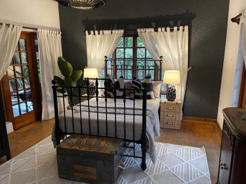 Sandton Farmhouse - image 4