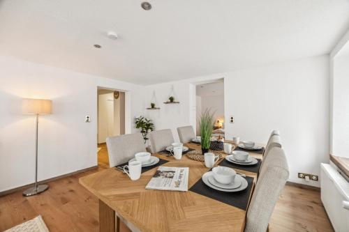 Konyha, ReMo I Altstadtidyll am See 1 - 6 Personen I Ruhig - Balkon - Parkplatz - nahe Bahnhof und Autobahn in Weesen