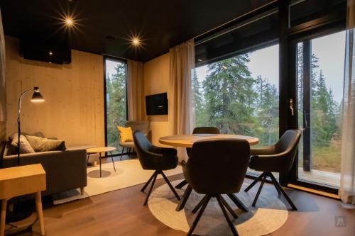 Shared lounge/TV area, Ruka Trek Suite in Rukajärvi