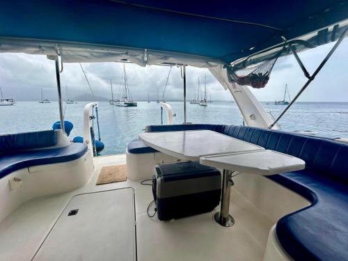 Leopard 42 Catamaran - Private Charter with Crew in El Porvenir