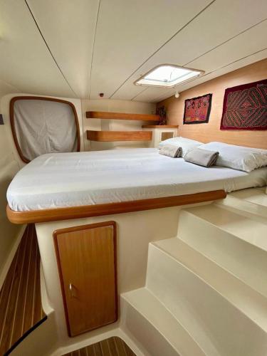 Leopard 42 Catamaran - Private Charter with Crew in El Porvenir