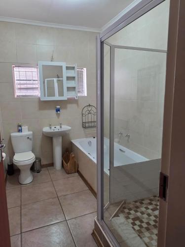 Two Bells Guest House - image 5