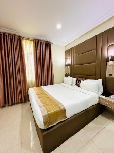 Golden Tulip Hotel- Evergreen Port Harcourt in 哈科特港