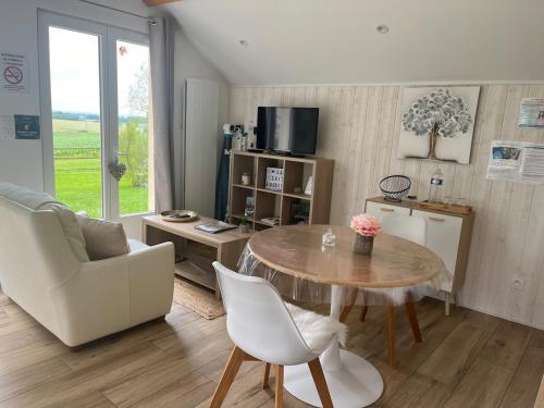 Gîte avec vue imprenable sur la campagne (Gite avec vue imprenable sur la campagne) in Saint-Calez-en-Saosnois