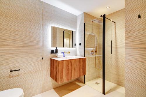 Modern souplex a c 2BR 6P– Near the Louvre Museum - image 6