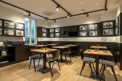 Food and beverages, Dantan Hotel in Boulogne-Billancourt