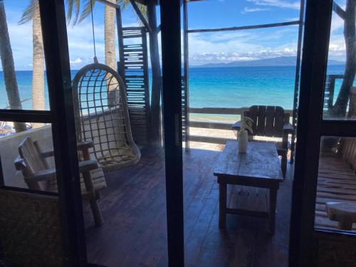 Amami Beachfront Bungalows & Villa in Aninuan