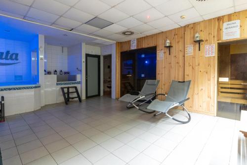 Sauna, Quality Silesian Hotel in Osiedle Zgrzebnioka