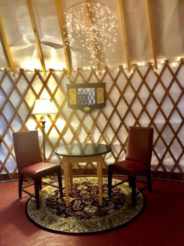 Magical Yurt Rental for Glamping in North Carolina in 阿爾伯馬爾