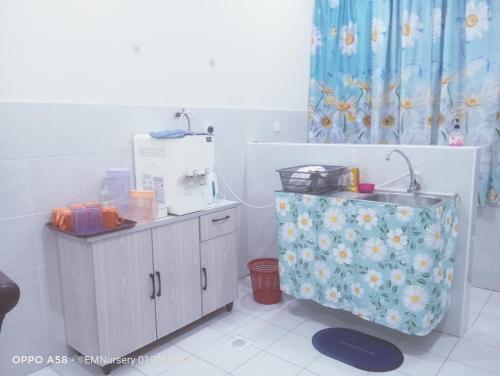 Homestay Bajet EM1 Pantai Remis PK in Pantai Remis