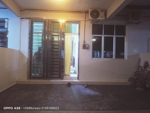 Homestay Bajet EM1 Pantai Remis PK in Pantai Remis