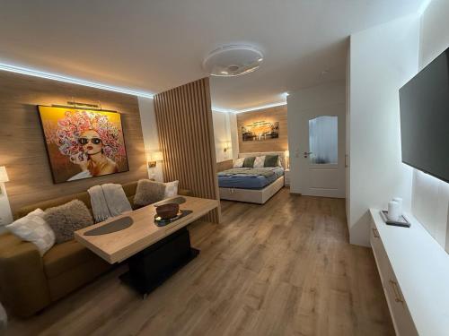 Shared lounge/TV area, Premium Yacht Ausstattung Apartments Hotel 3 in Neugraben-Fischbek