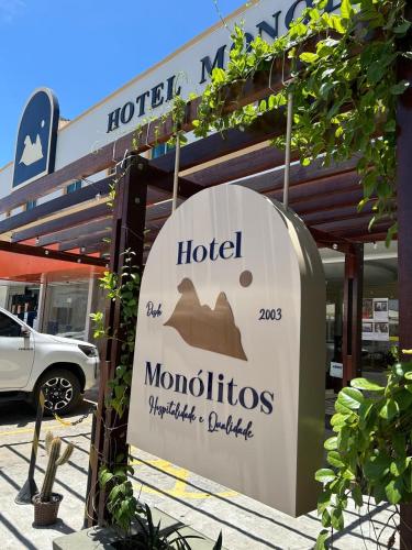 Hotel Monólitos