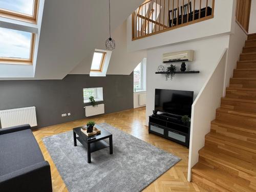 105qm, balcony, near center, Schönbrunn, attic in Wien, Österreich