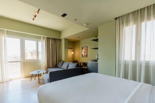 grey l studio apartments Downtown Cairo Ouzonian House in 카이로