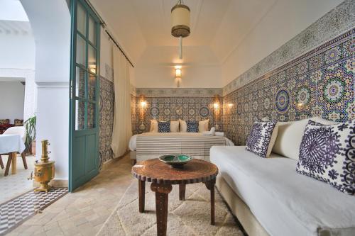 Riad 5 GÉNÉRATIONS 1
