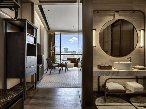 room detail thumbnail 1