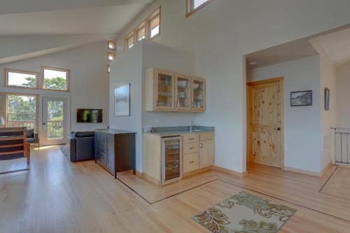 Hutson's Bridgeview **30 Day minimum** - image 6
