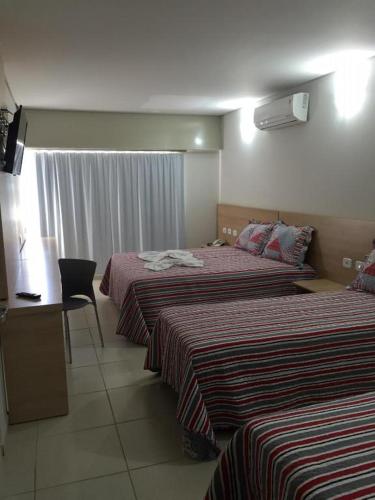 3 twin beds