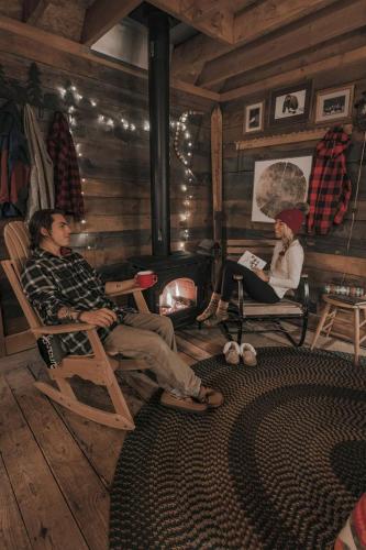 Cozy Log Cabin with an Indoor Fireplace Located on 70 Forested Acres in Leicester, Vermont in Brendona (VT)