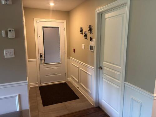 Condo de luxe au pied de la montagne in เซนต์-ซอเวียร์ (QC)