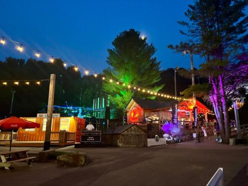 Condo de luxe au pied de la montagne in เซนต์-ซอเวียร์ (QC)