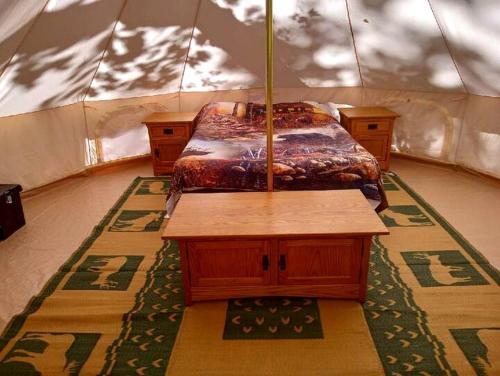 Remote Equipped Bell Tent Surrounded by Nature with Great Hiking Trails in Virginia in Čurčvilla (VA)