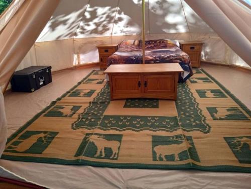 Remote Equipped Bell Tent Surrounded by Nature with Great Hiking Trails in Virginia in Čurčvilla (VA)