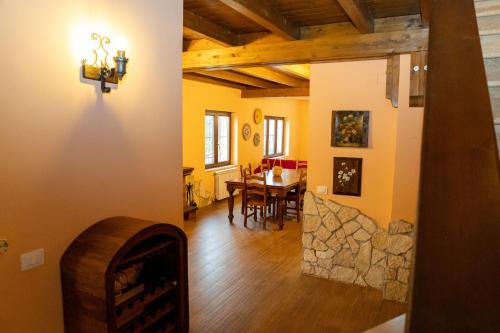 Panoramic Villa with Exclusive Pool in Irpinia in Тауразі