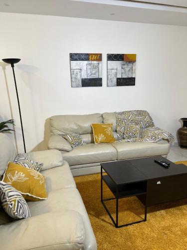 Résidences DD (Residences DD) in Parcelles Assainies